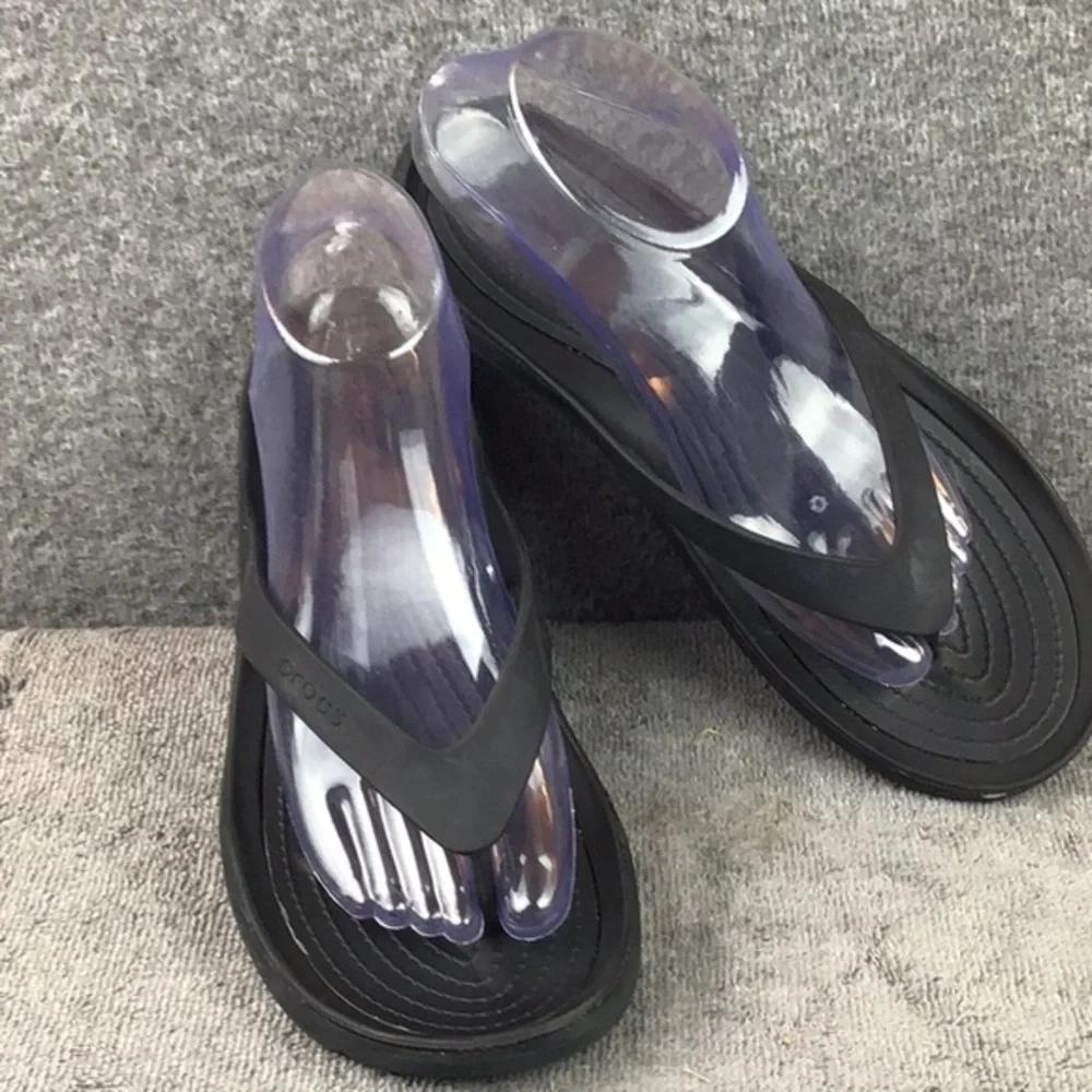 Crocs Black Flip Flop Thong Sandals‎ Size 9